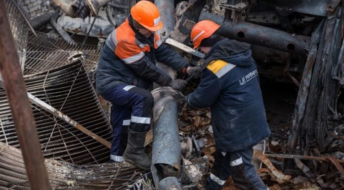 Freddo e buio: il capo dei diritti delle Nazioni Unite condanna gli attacchi russi alla rete elettrica dell’Ucraina