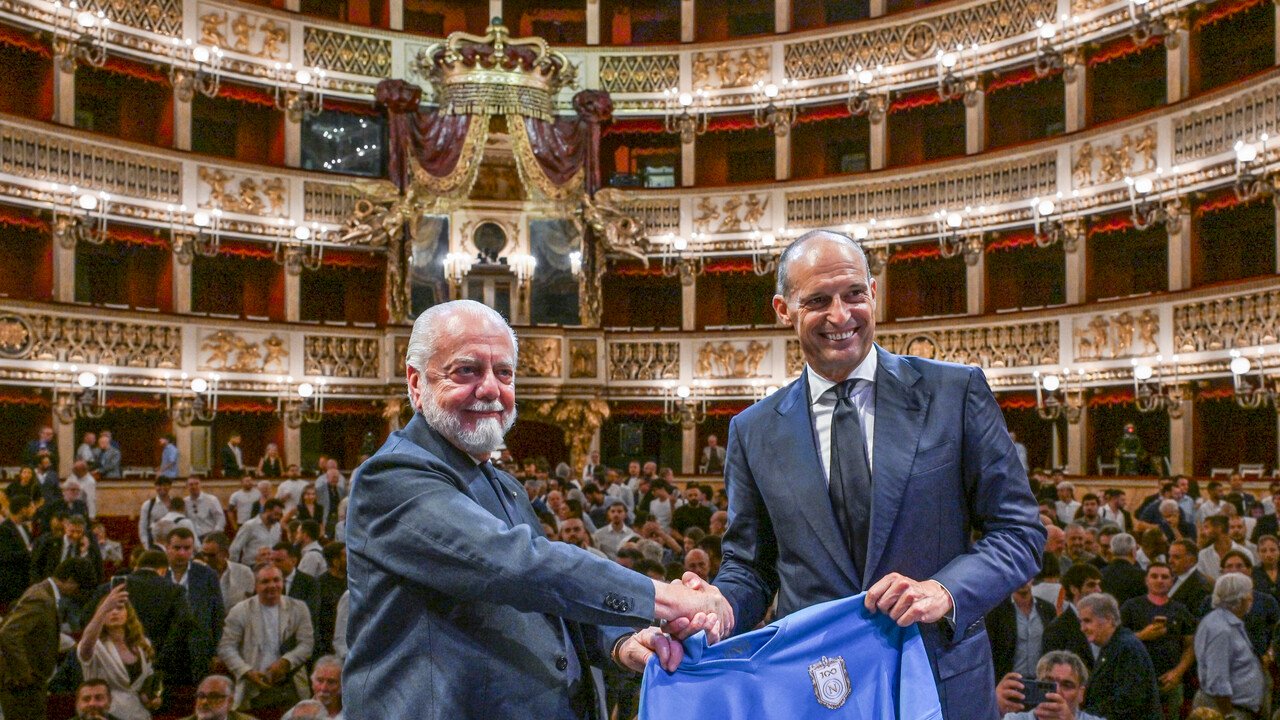 Allegri sul palcoscenico di Napoli, 'servirà un pò di sana cazzimma' Allegri sul palcoscenico di Napoli, 'servirà un pò di sana cazzimma'