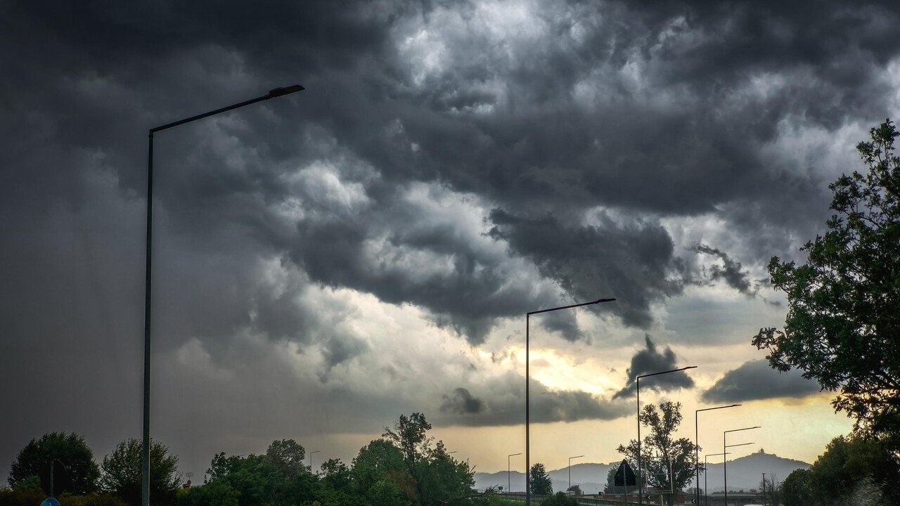 Svolta in arrivo, calano le temperature e arrivano forti temporali