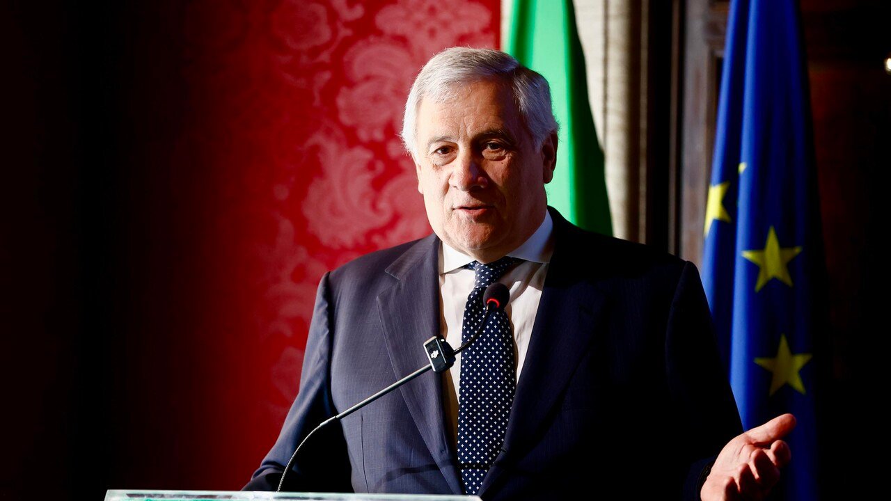 Tajani, problema donne ma garantisco che FI darà ampia rappresentanza nelle liste