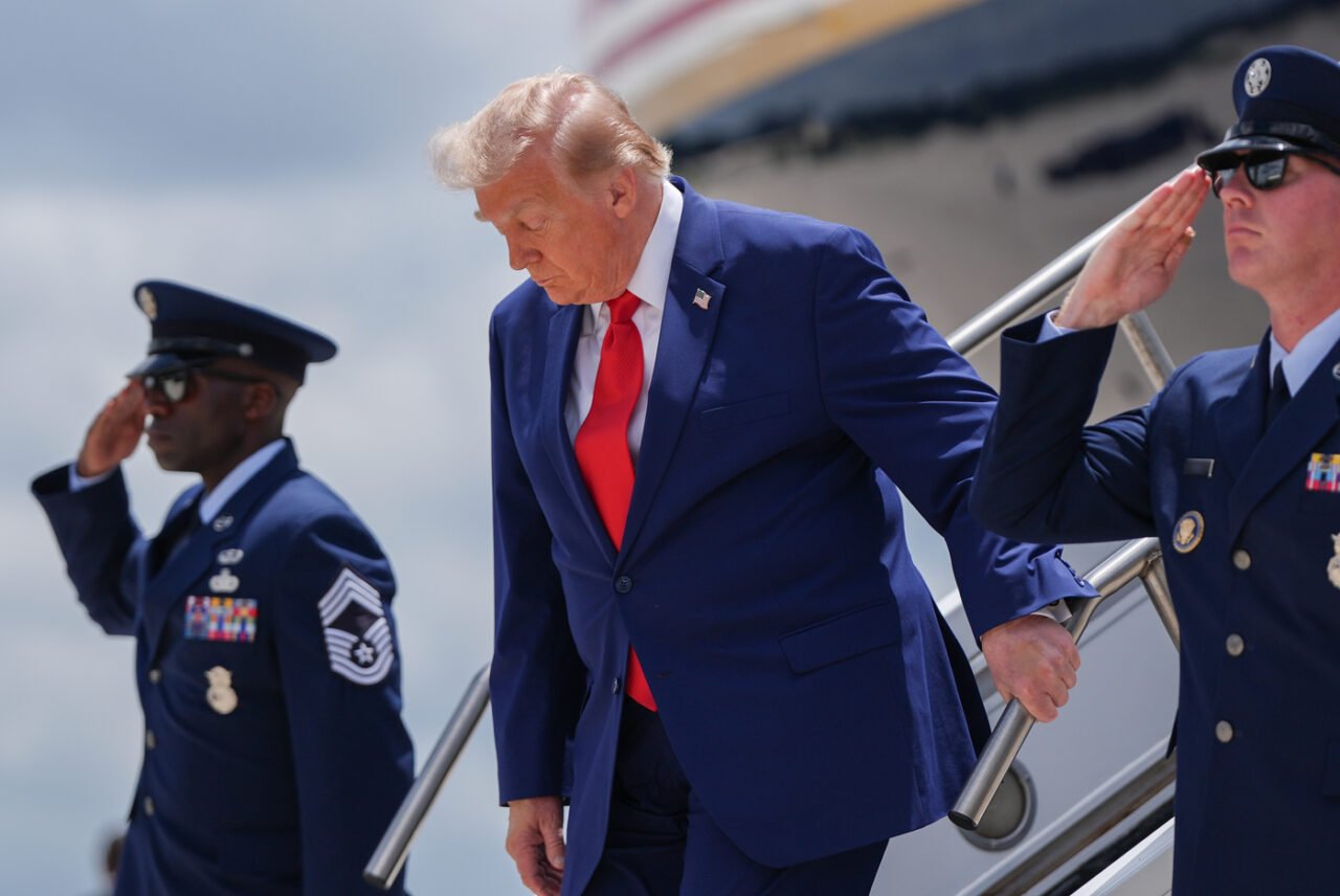 Trump ha trovato un altro pretesto giuridico per imporre altri dazi Trump ha trovato un altro pretesto giuridico per imporre altri dazi