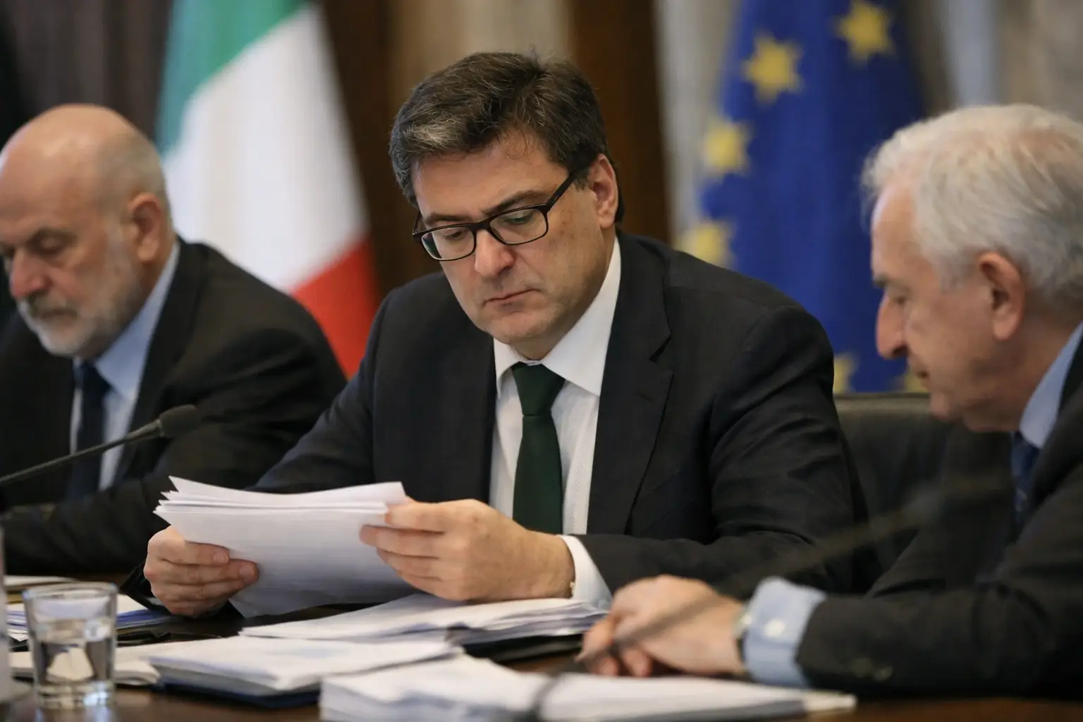 Giorgetti accelera sulla manovra: testo atteso in Consiglio dei ministri Giorgetti accelera sulla manovra: testo atteso in Consiglio dei ministri